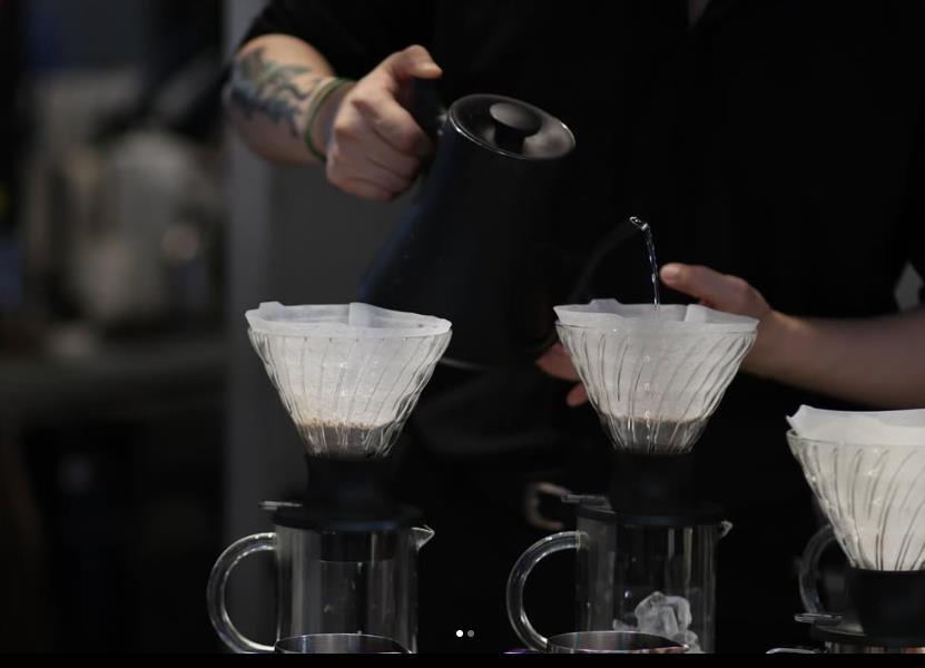 드립 중인 생생정보 광장시장 커피