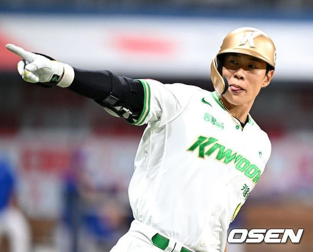 송성문 야구선수 연봉 나이 프로필 학력 고향: 샌디에이고 파드리스 MLB 성공 비결, 20-20 기록 완벽 분석