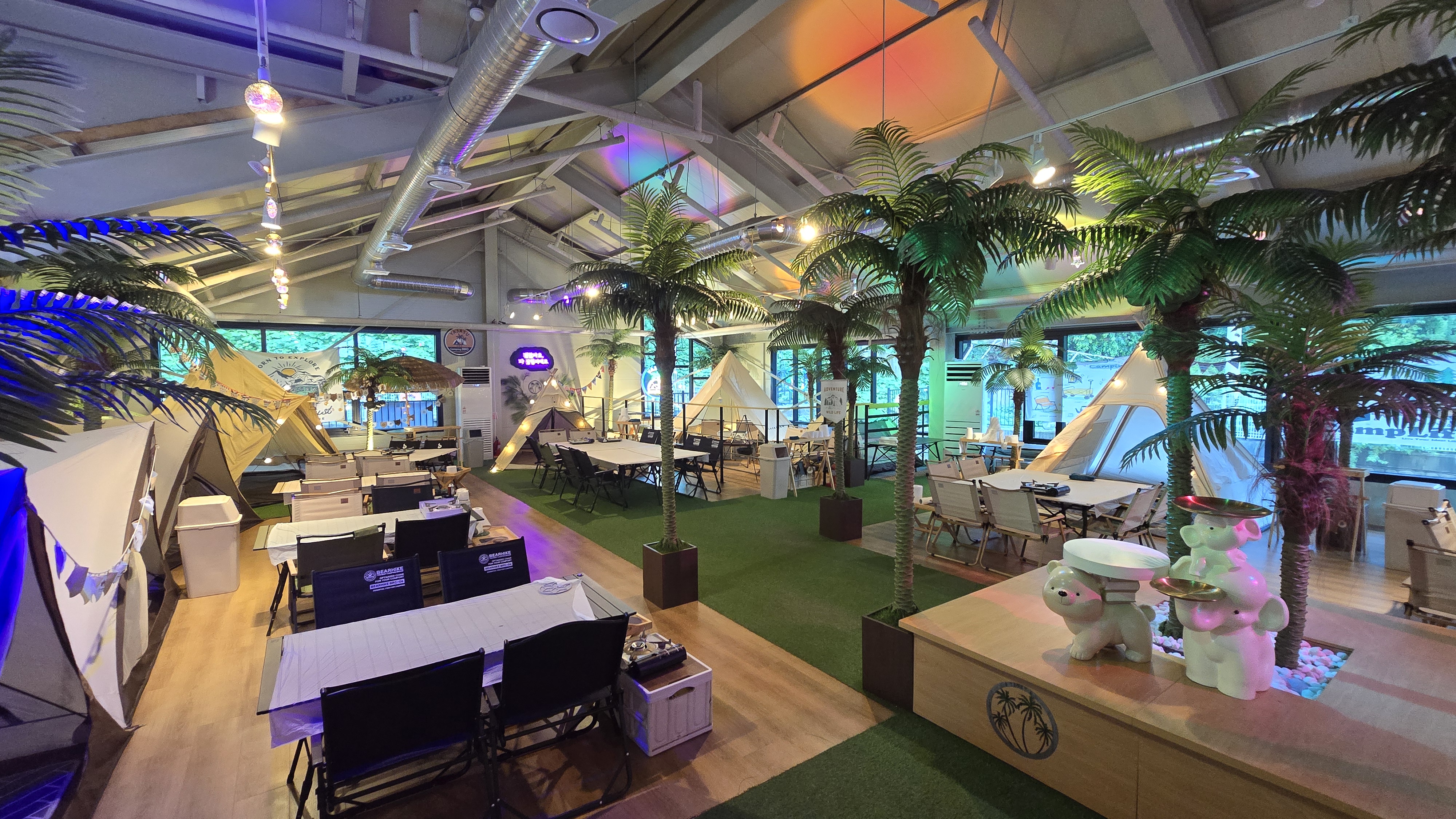 야자수 캠핑 바베큐 실내캠핑존 사진