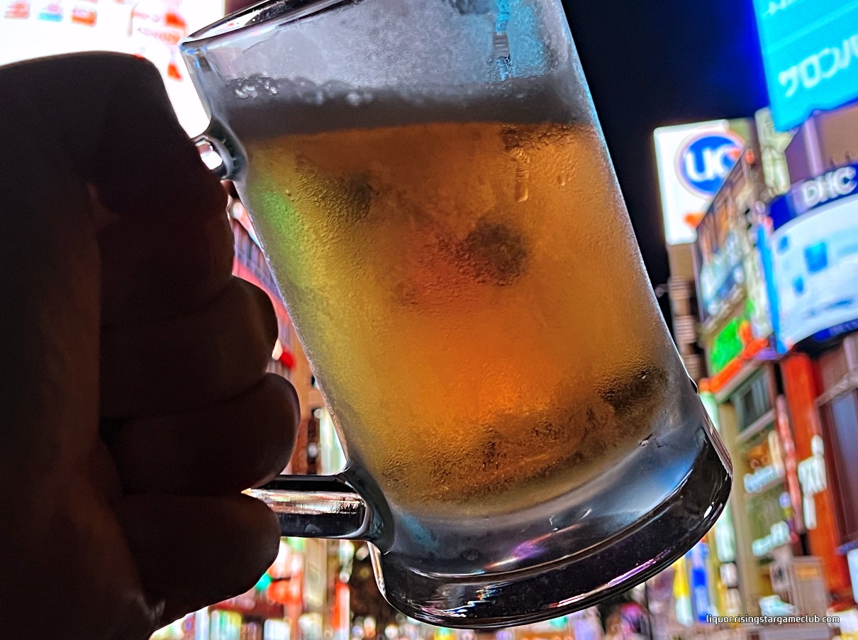 밀러 제뉴인 드래프트 Miller Genuine Draft를 즐기는 사진