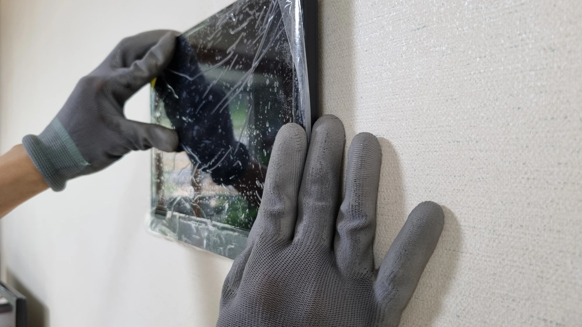 모니터 설치 모습