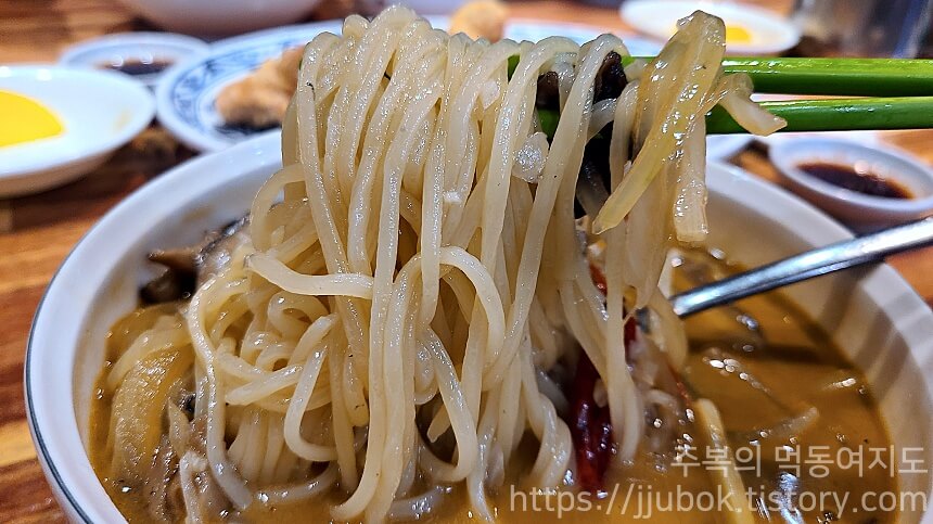 연중반점-굴짬뽕-맛