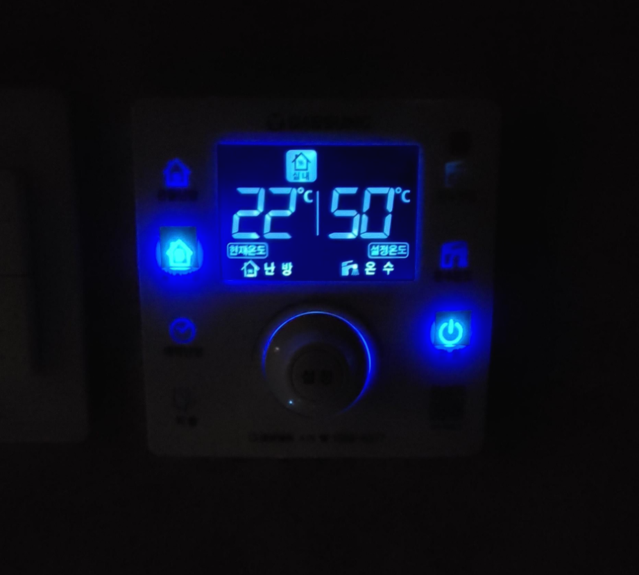 밤에 보면 온도조절기 DR-900S 모델 사진