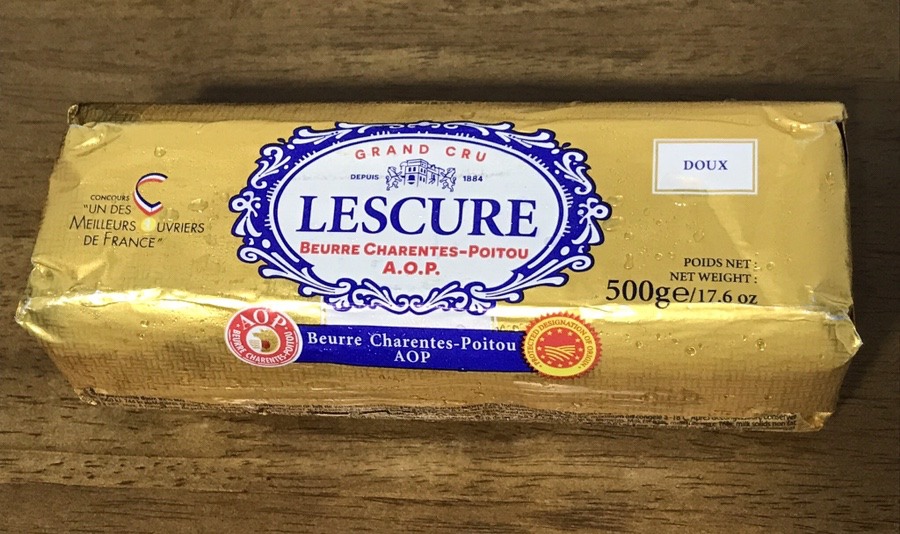 레스큐어 버터 포장지입니다. 금색으로 된 코팅 종이입니다.