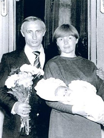 딸을-안은-푸틴-부부