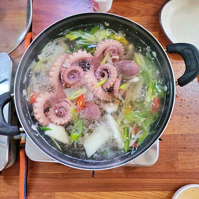 고두심이 좋아서 충남 태안 박속밀국낙지탕 맛집