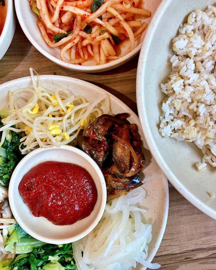 식객 허영만 백반기행 안재모 편 산채 보리 비빔밥 직화 코다리구이 도토리묵 녹두전 털레기 고양 서삼릉 원당 맛집 소개