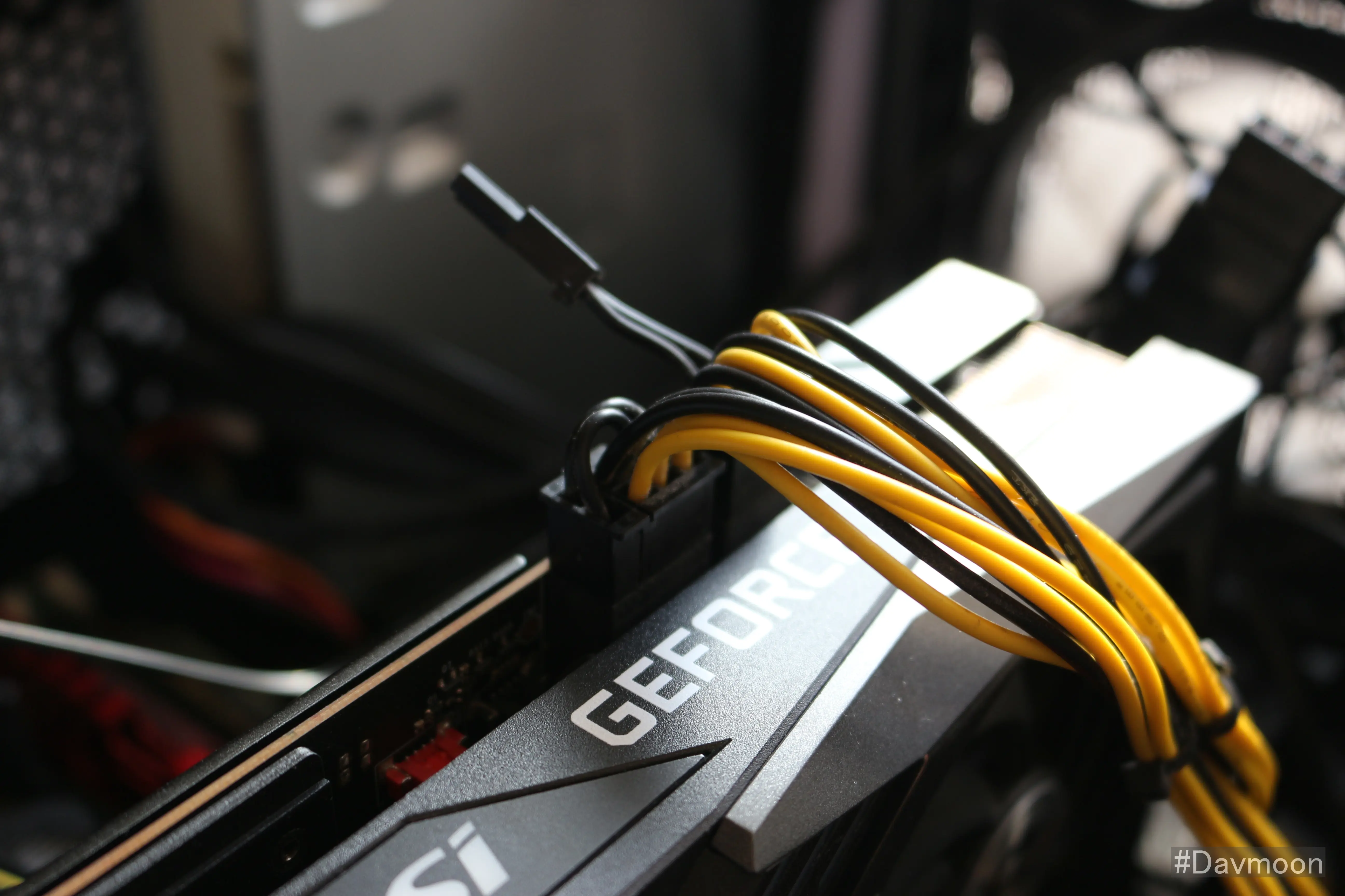 MSI 3060ti 트윈프로져 GAMING X 파워 커넥터 8pin+6pin