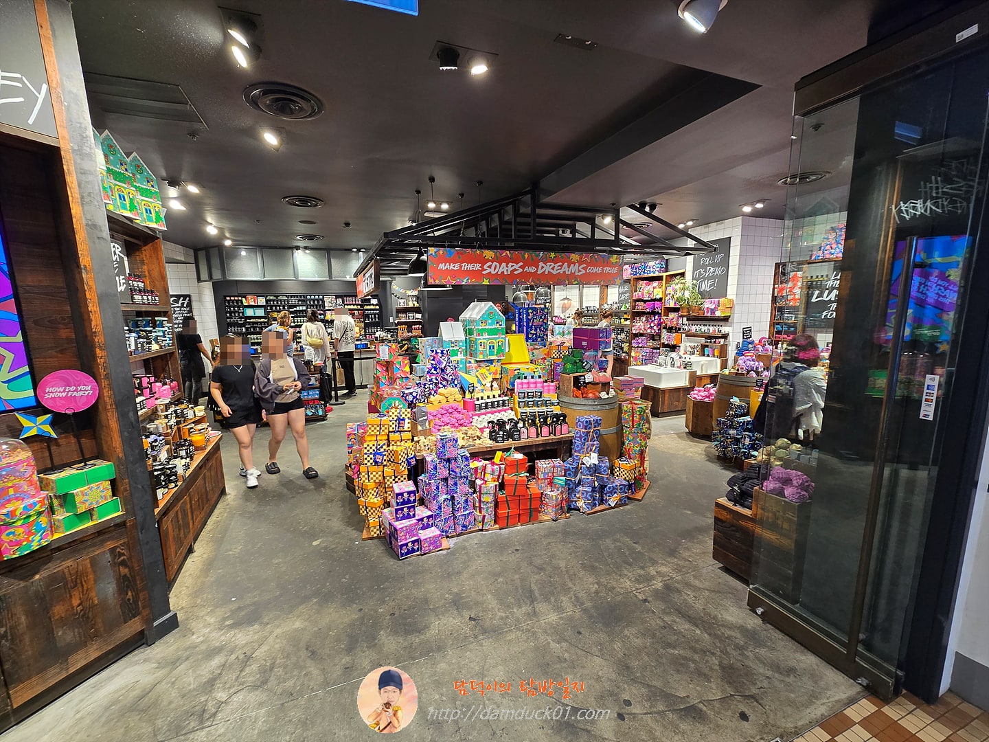LUSH Cosmetics QVB