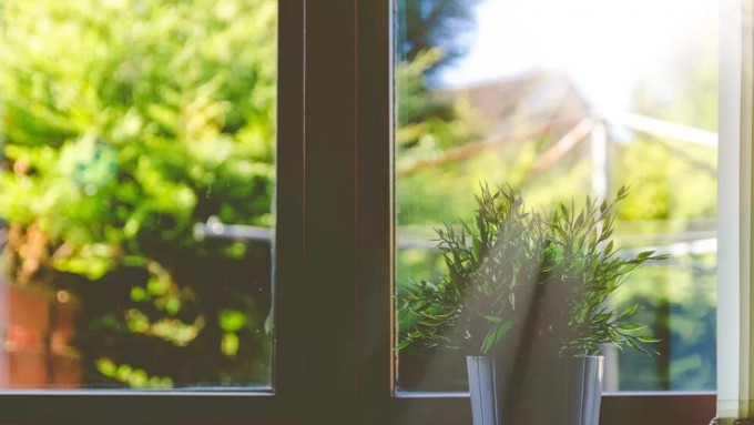 난방비 절약 인테리어&#44; 에너지 절감 로이유리&#44; 단열에 효과적인 PVC 창호