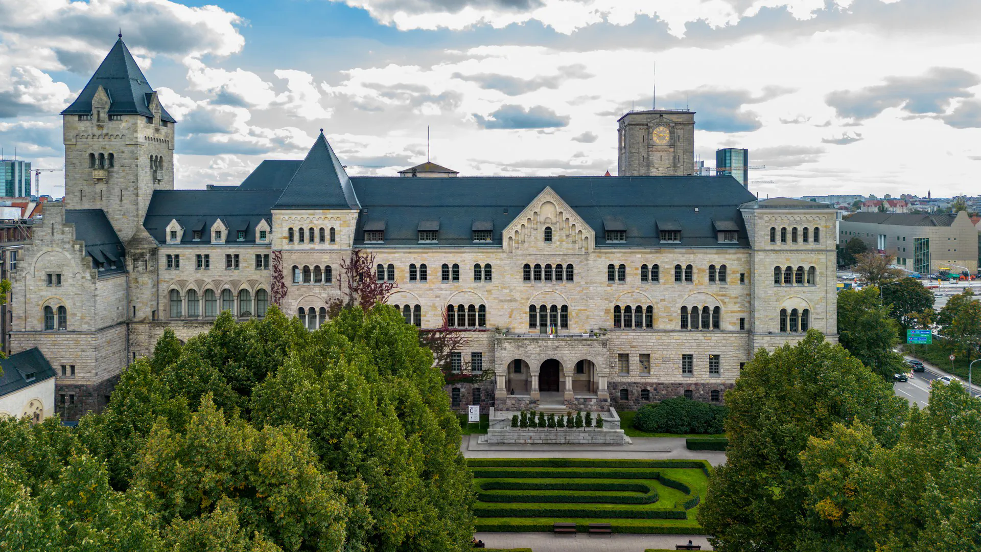 임페리얼 성(Zamek Cesarski, Imperial Castle)