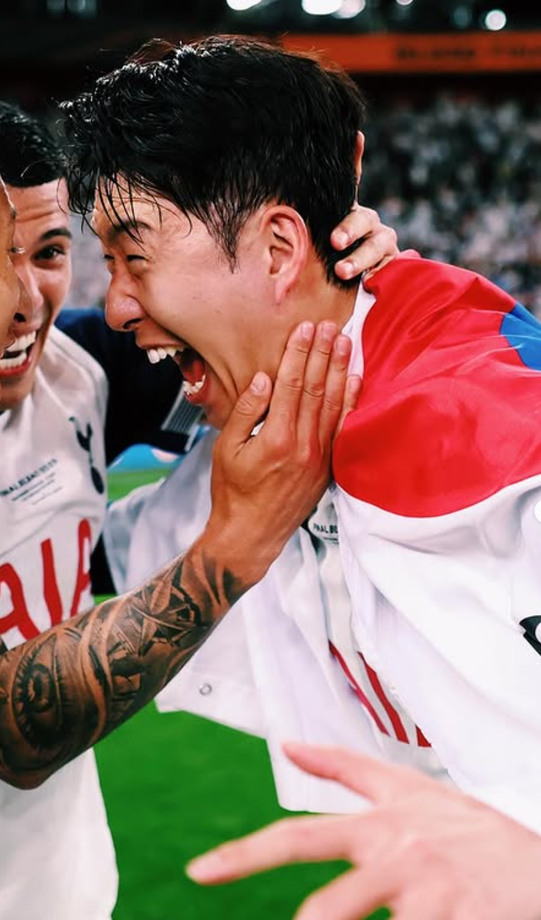 손흥민 승리 사진