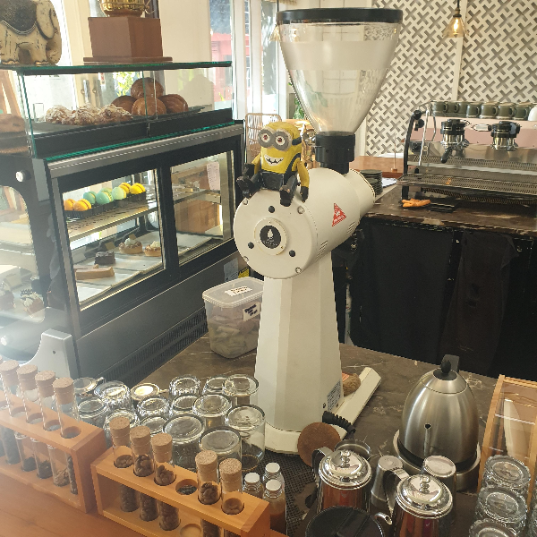 발리 카페 투어 : 발리 우붓(Bail Obud) 지역, 강가 커피(GANGGA Coffee Ubod)_그라인더