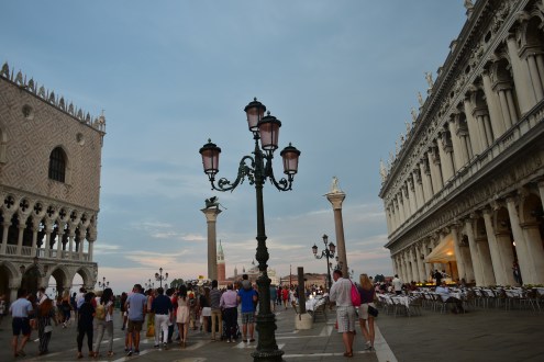 베니스에 사랑에 빠지게 만든 8가지