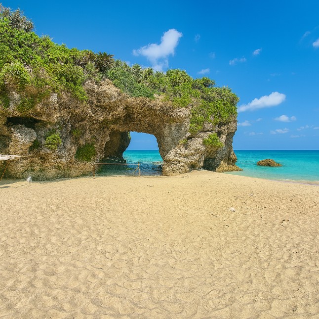 일본 미야코지마 스나야마 해변의 이미지