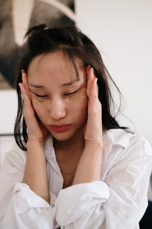 머리 오른쪽만 욱신욱신 아플 때 – 원인부터 치료까지