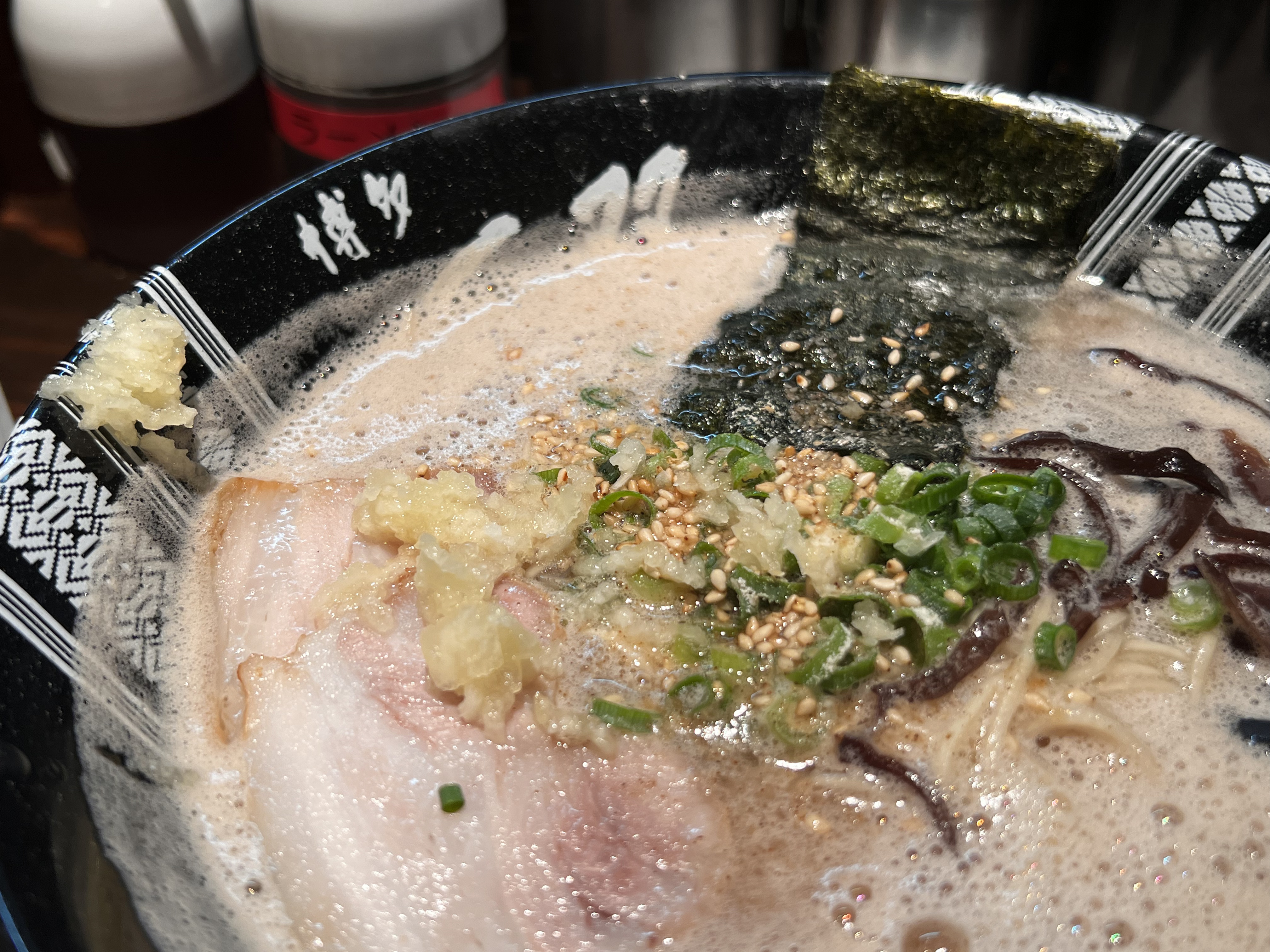 ์์์ฐ ๋ผ๋ฉ ๋์นด์ค์ .