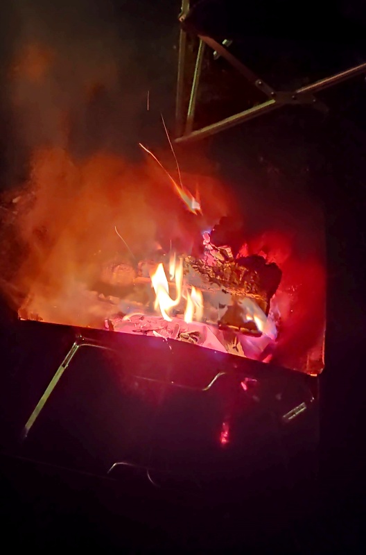 마른장작이 타들어가는 불멍시간