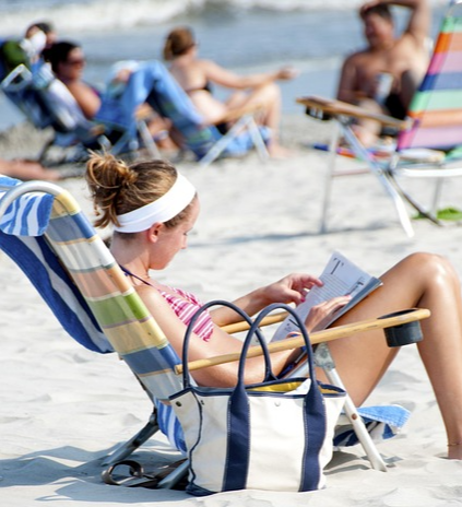 '어른의 행복은 조용하다'가 전한느 메시지와 저자 소개, 이 책을 읽어야할 이유 소개