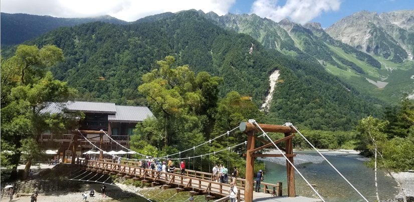 나가노 국립공원 카미코지 트레킹 풍경