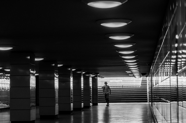 심리 상담이란? 정의와 효과 총정리/ 어딘가 헤메고 있는 소년의 모습