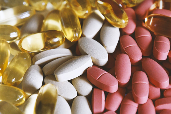 콜레스테롤 낮추는 영양제, 스타틴의 효과와 복용 시 주의사항