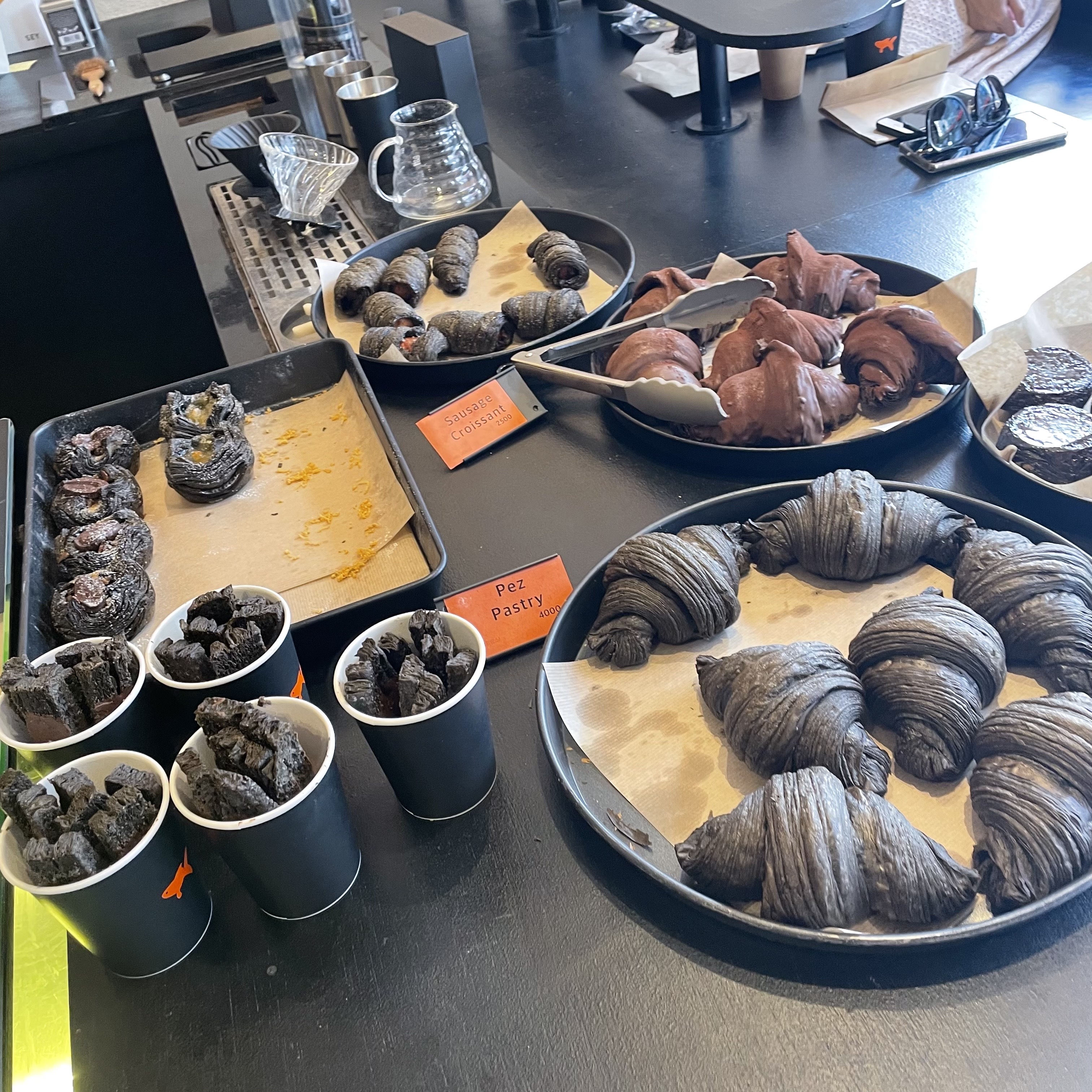 페즈 1주년 블랙빵