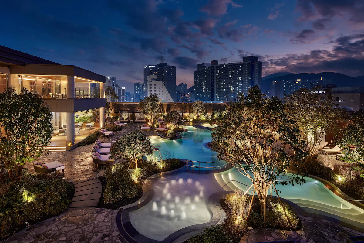 호텔스닷컴 23년 2월 호텔 할인코드 25% 할인 (~12.31) 부산 5성급 호텔 야외 온수풀 추천 BEST 05