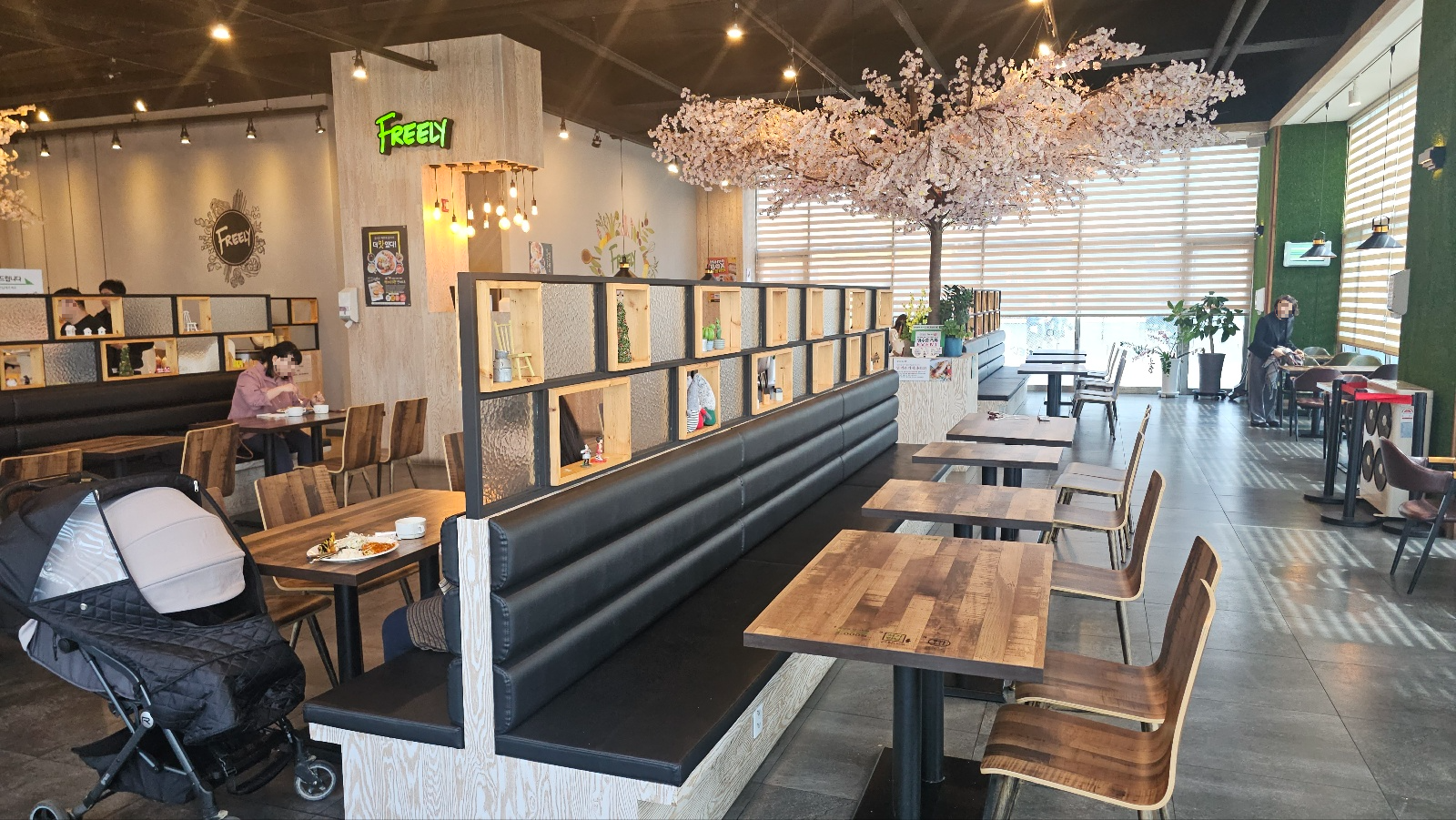 [25.4월] 푸릴리 천안아산역점 ❘ 13,000원 무한리필 돈가스 뷔페