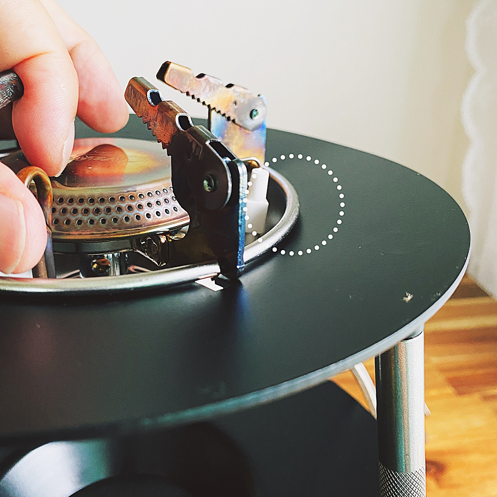 버너 홀에 거치된 모습