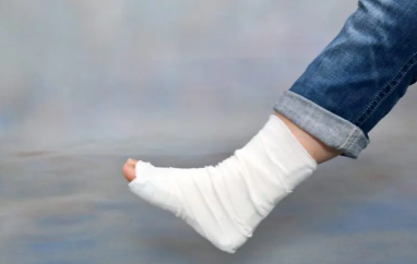 붕대를 감은 다리