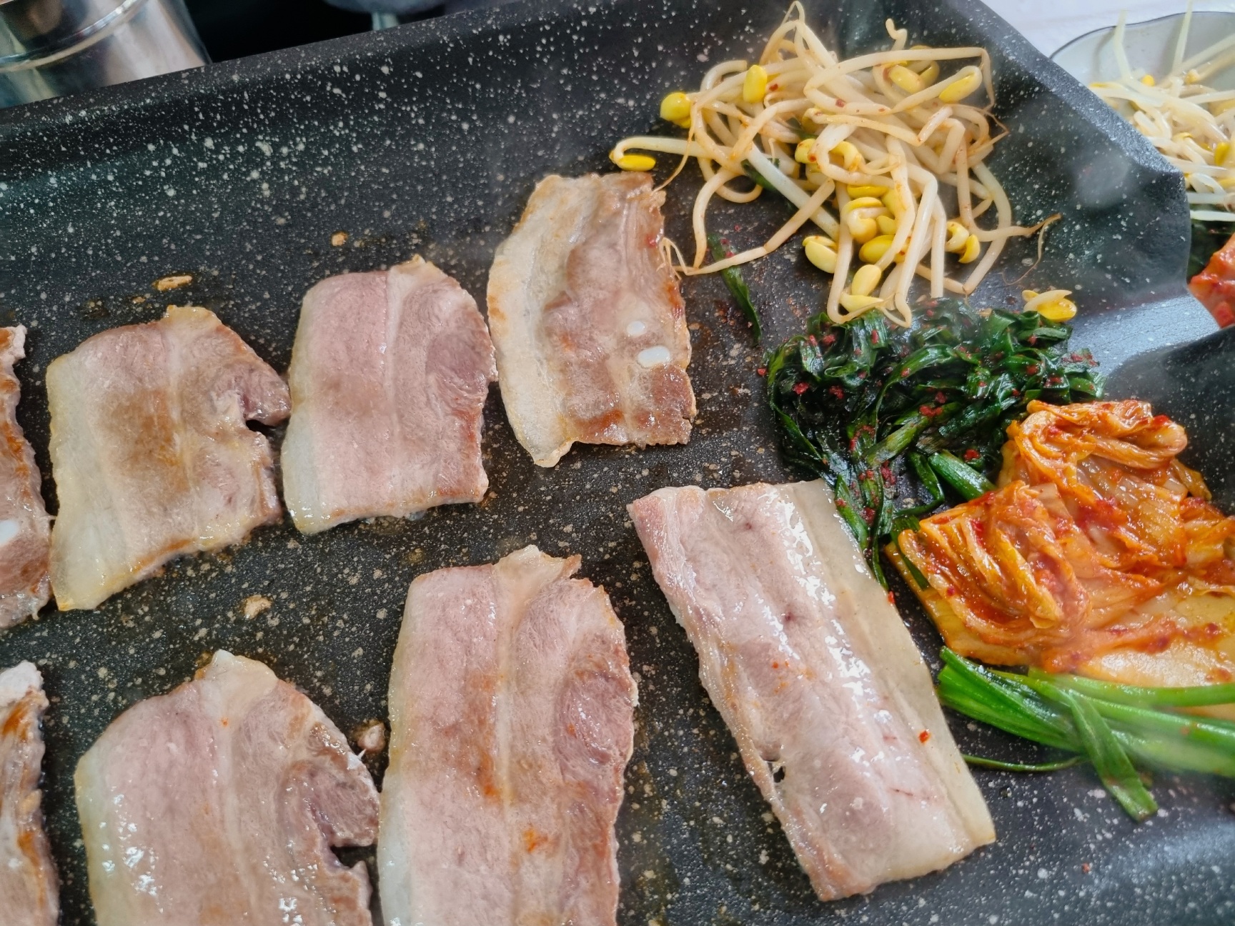 육기통 냉삼맛집