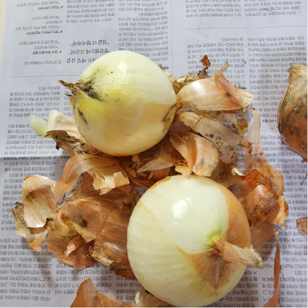 껍질 벗기고 깨끗하게 닦기