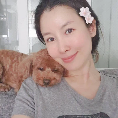 배우-이태란-셀카-2