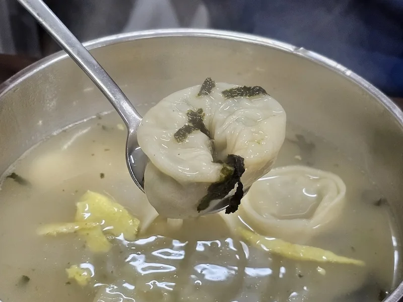체부동잔치집 서촌 로컬 맛집 경복궁역 맛집 잔치국수 메밀전병 만두국