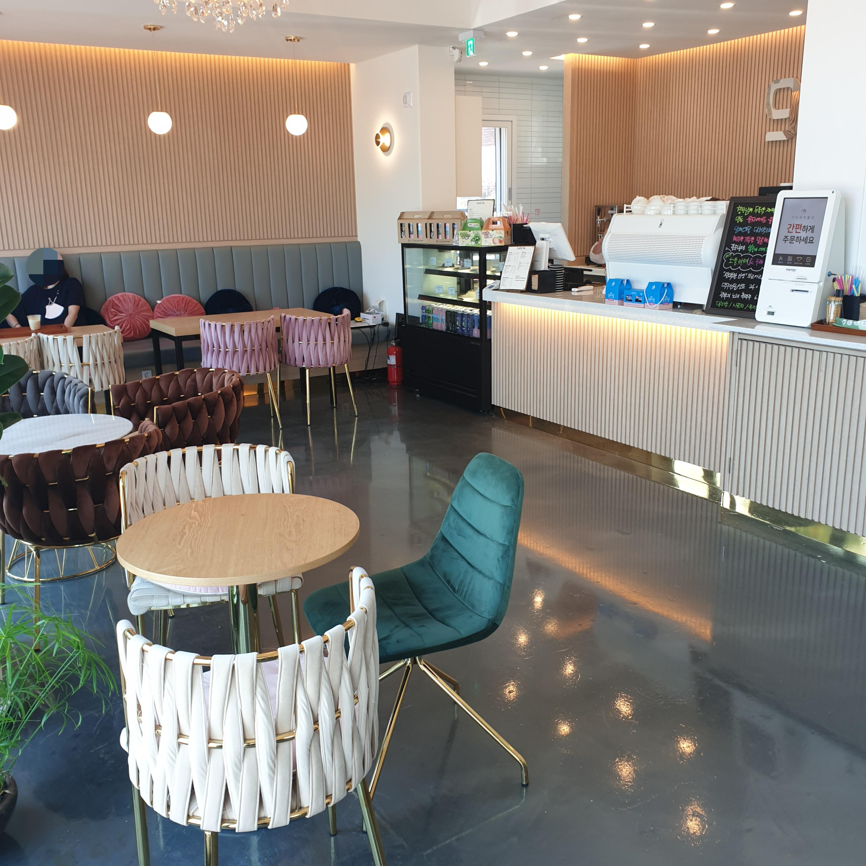 카페96 내부