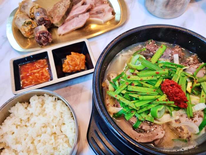 생방송투데이 경기 광주 장지동 고사리 얼큰 순대국 눈꽃 차돌 곱창 순대전골 맛집