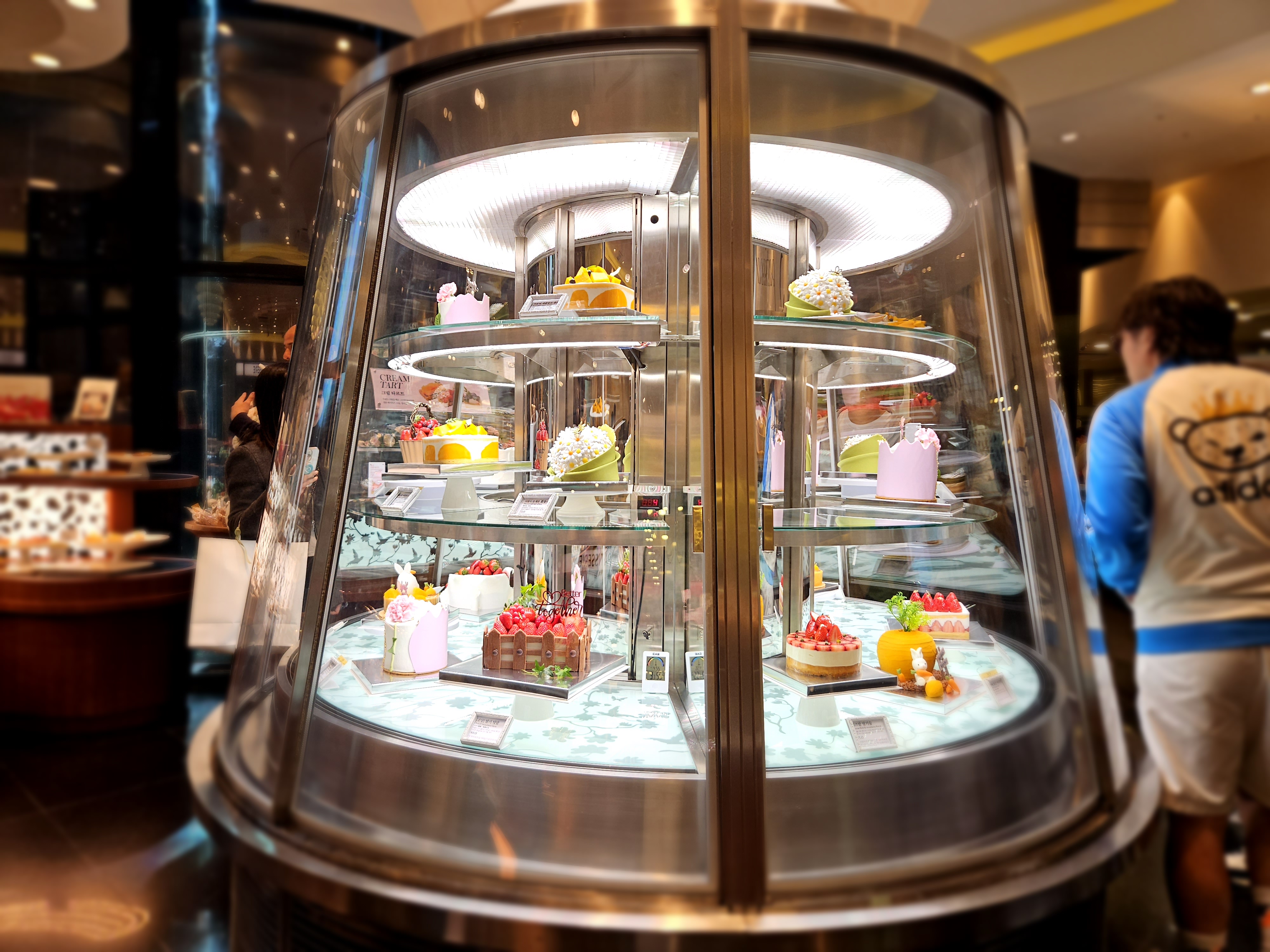 케이크 진열대 사진