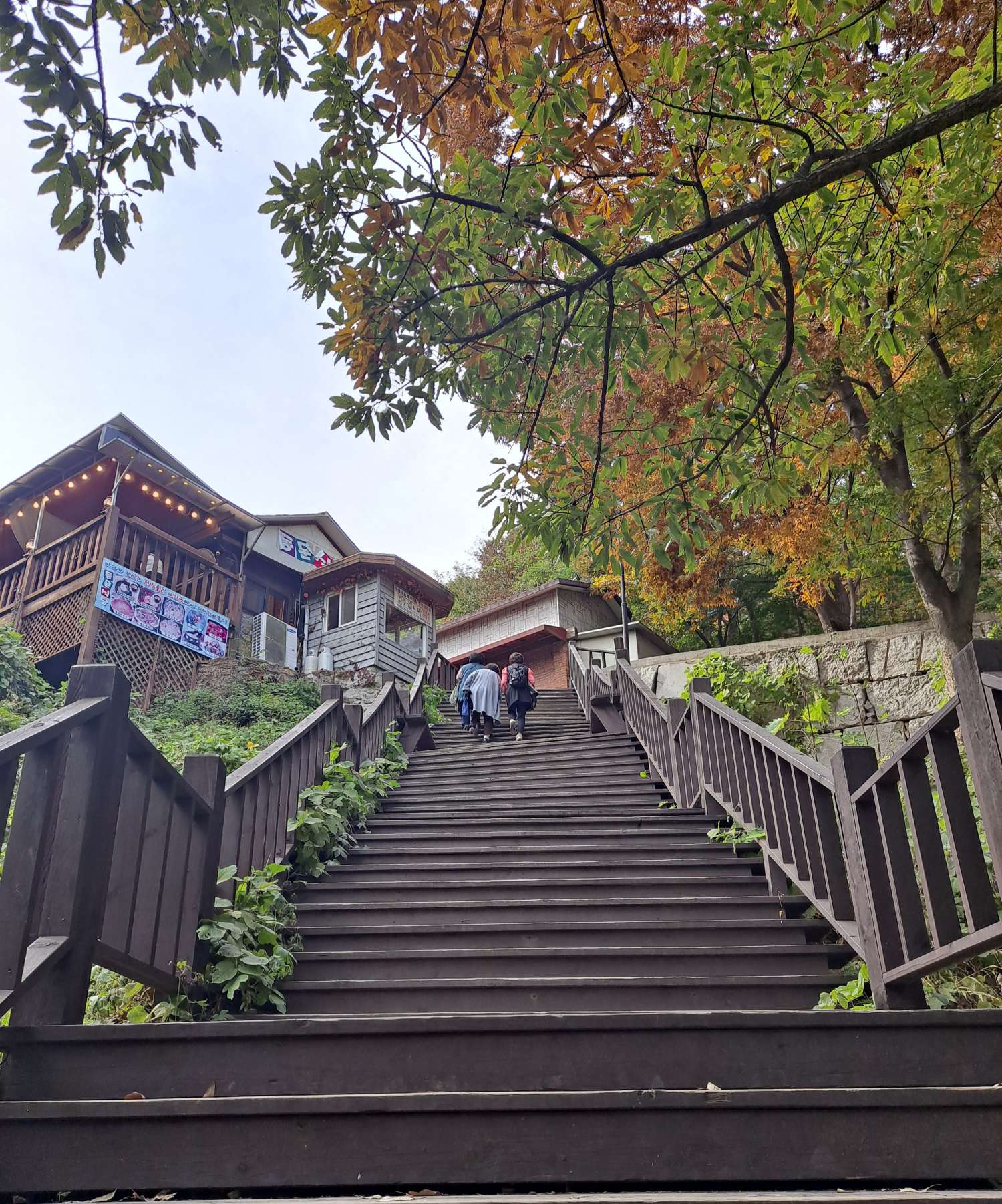 동문식당 오르막계단