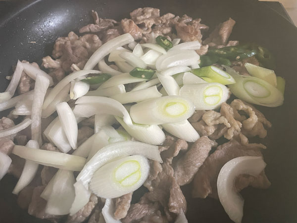 제육볶음 맛있게 만드는법 - 채소 살짝 볶기