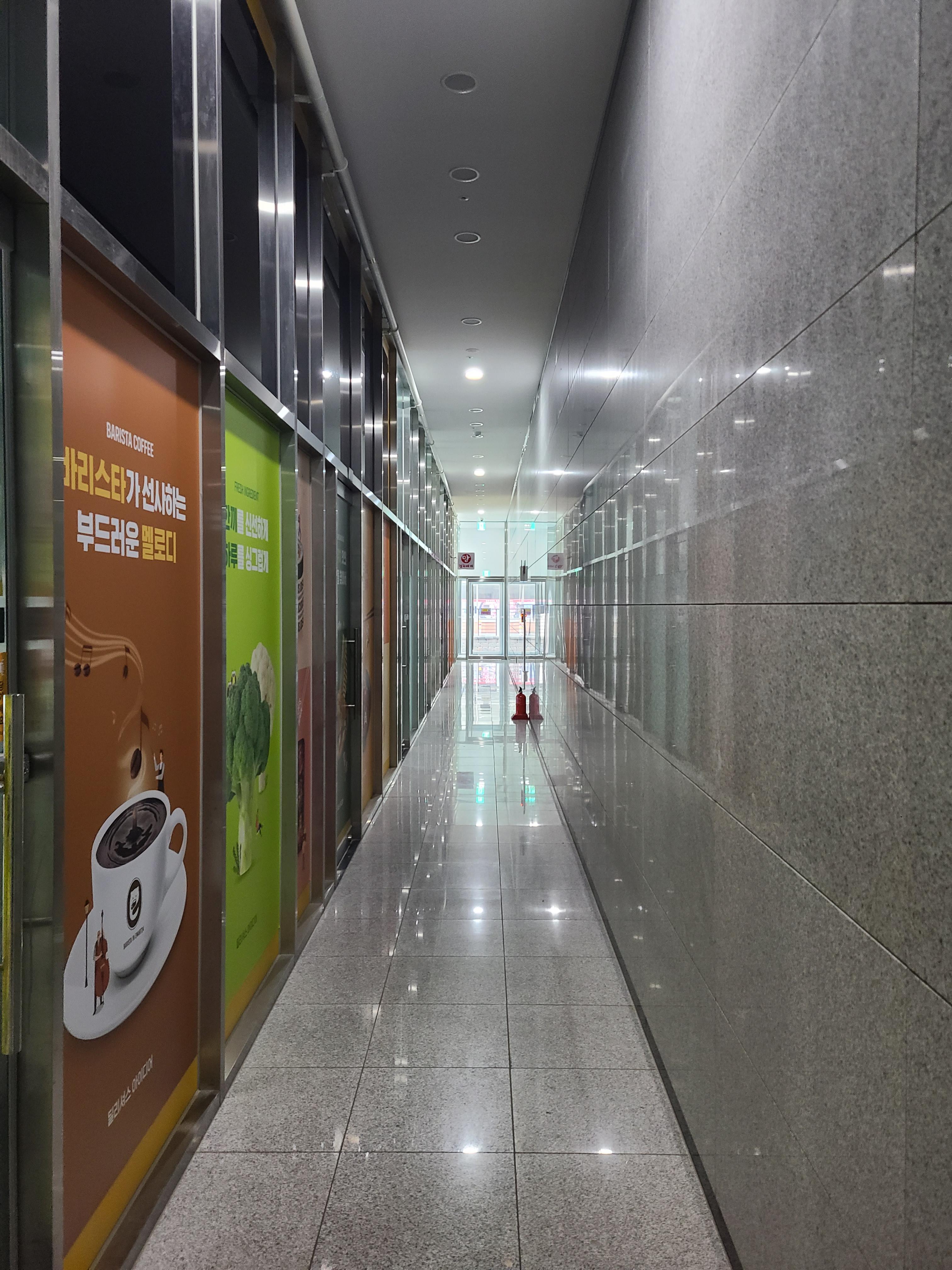 두산명학아너비즈타워 1층 내부1