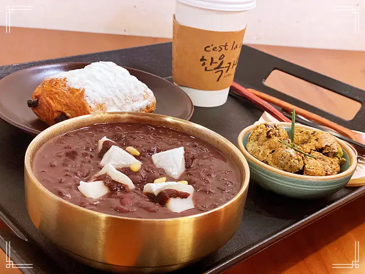 생방송오늘저녁 경기 연천 1,800개 장독이 있는 한옥 카페 율무 식혜 라떼 팥죽 찰떡 맛집 추천
