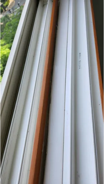 창틀 먼지 진공청소기 솔브러시와 물티슈로 닦는 순서_20