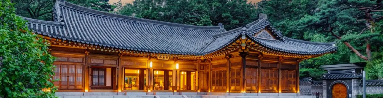 청와대를-정면에서-바라본-모습
