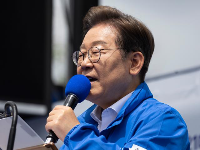 이재명, 호텔경제학 해명 유세 모습