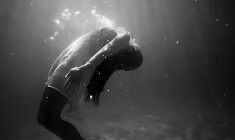 물에 빠지는 꿈해몽