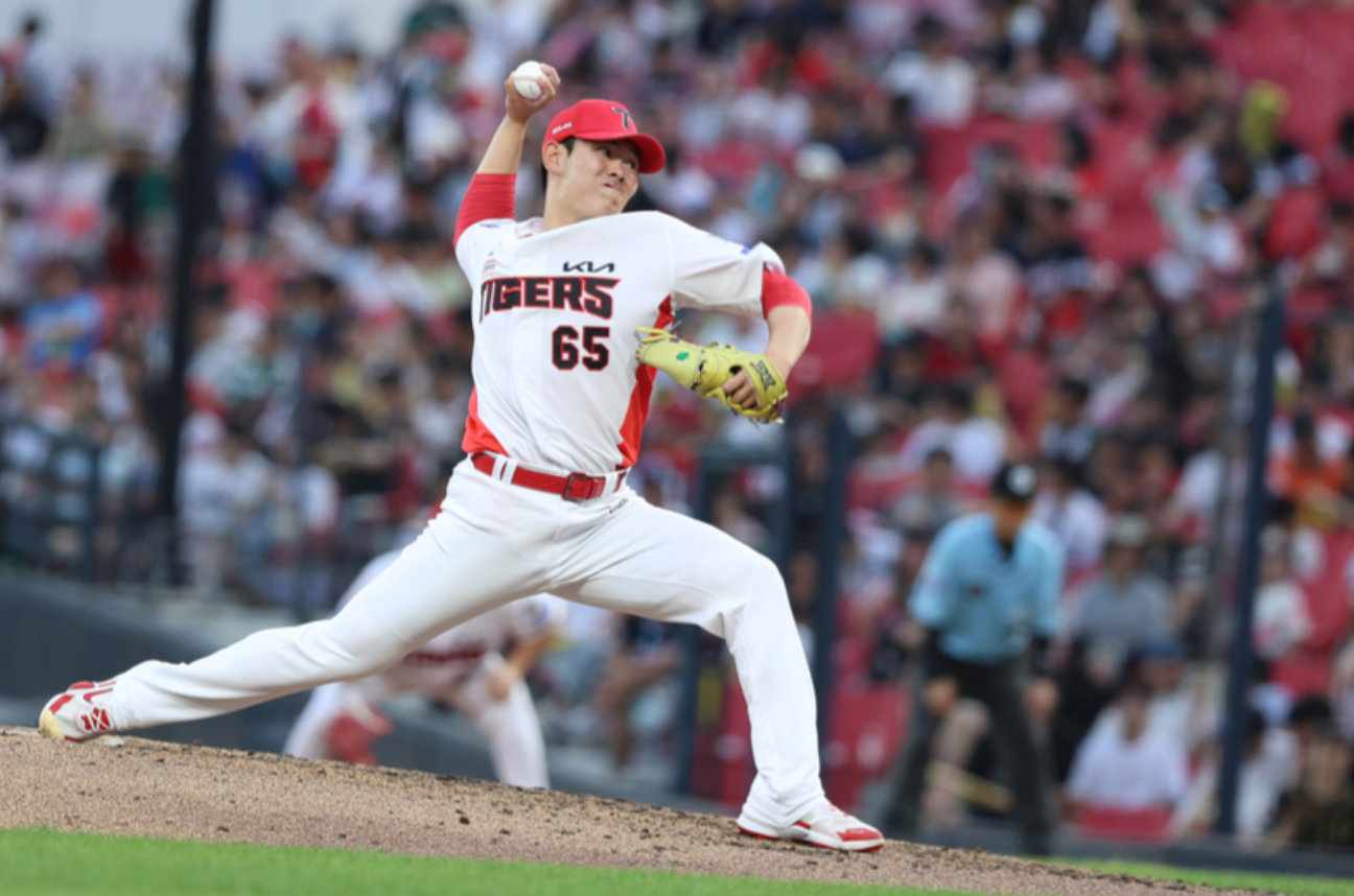 기아 타이거즈 성영탁 투구2