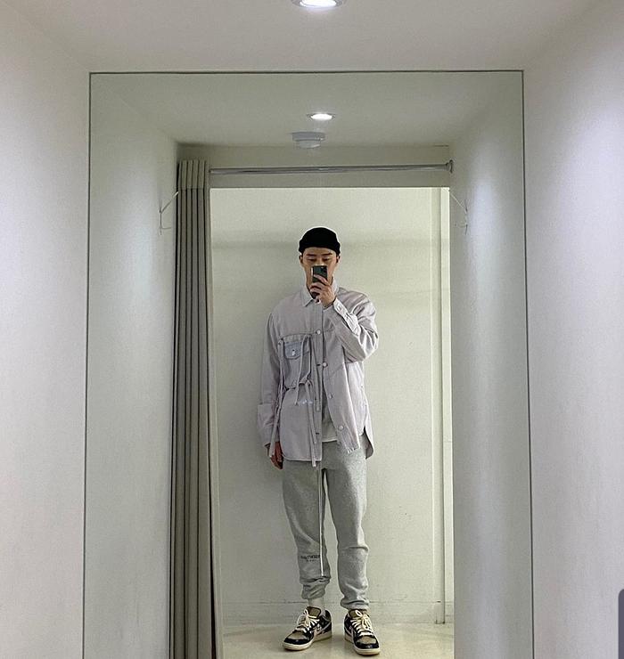 박서준 운동화 트래비스 스캇 X 나이키 덩크 SB