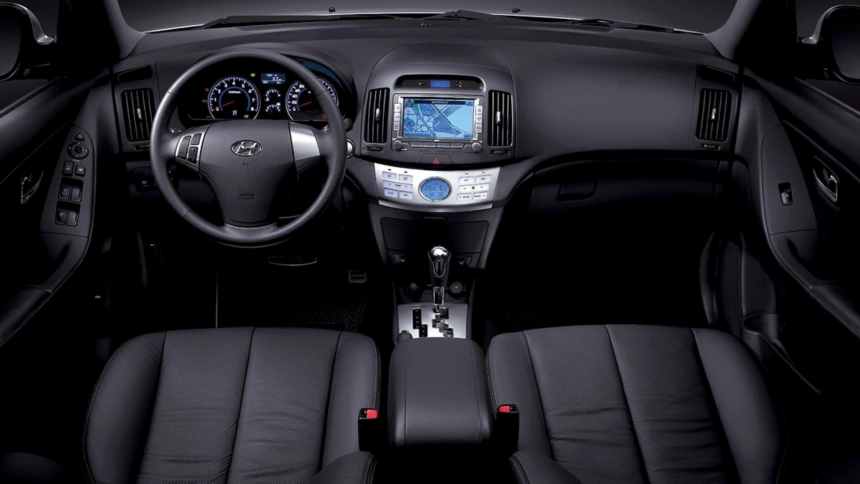 아반떼 HD 실내,