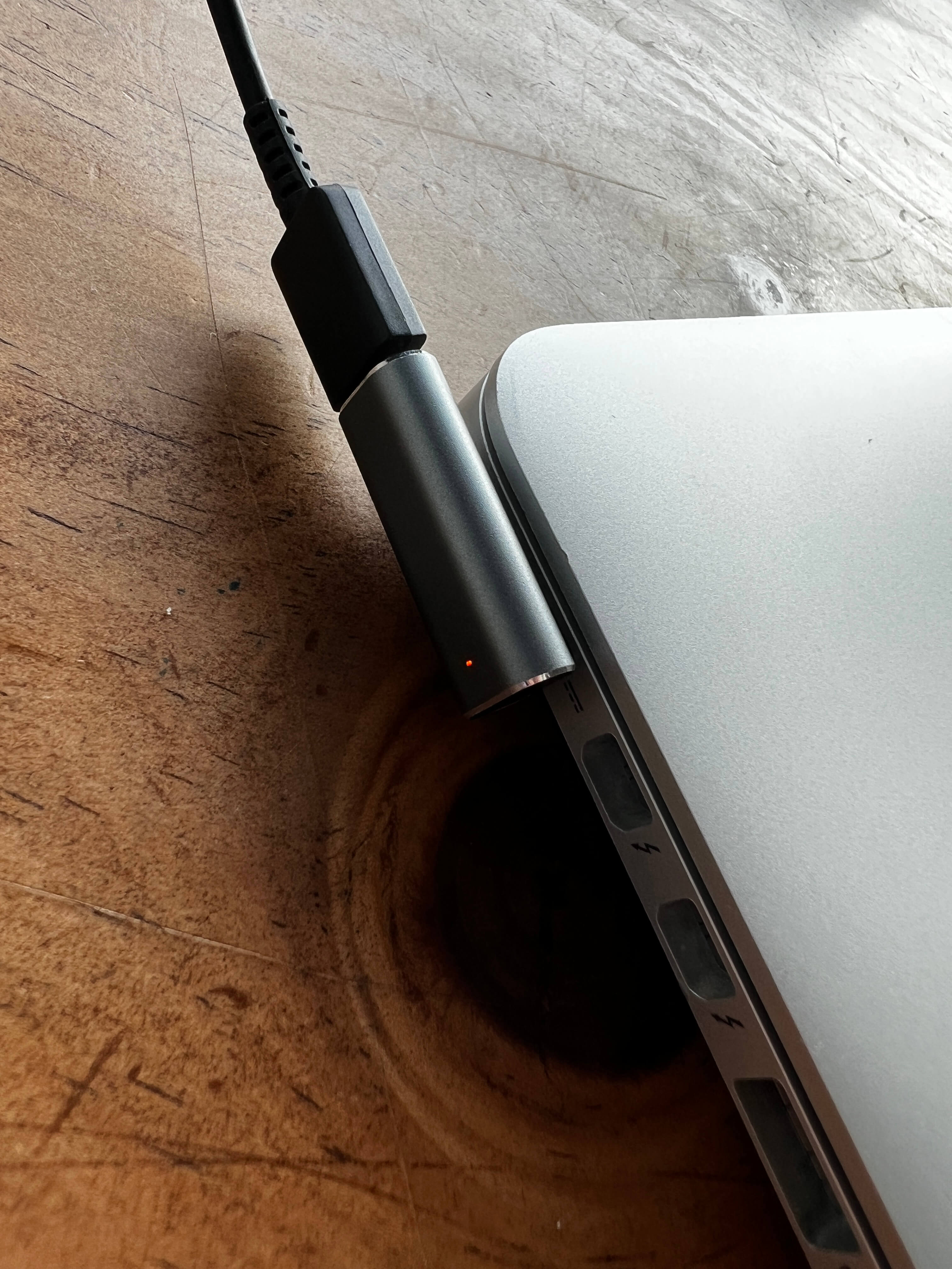 맥세이프2 충전기 젠더